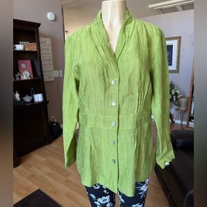 TravelSmith lime green long sleeve Vneck blouse-size L
